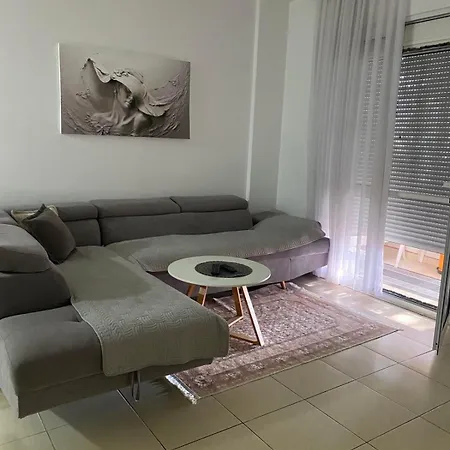 Apartman Biki Golem