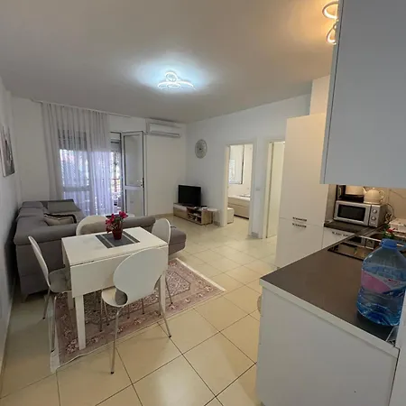 Biki * Golem (Tirana)